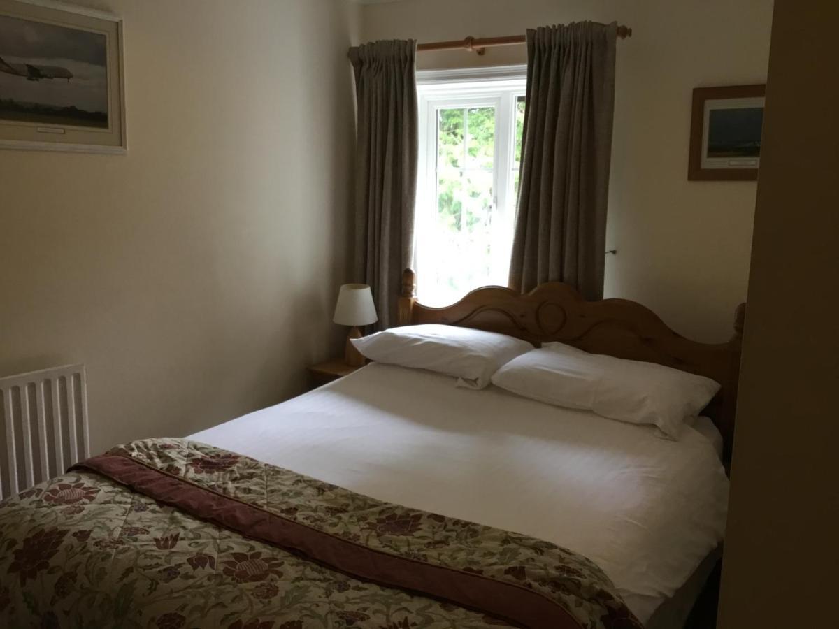 The Manor House Bed & Breakfast Crawley  Luaran gambar