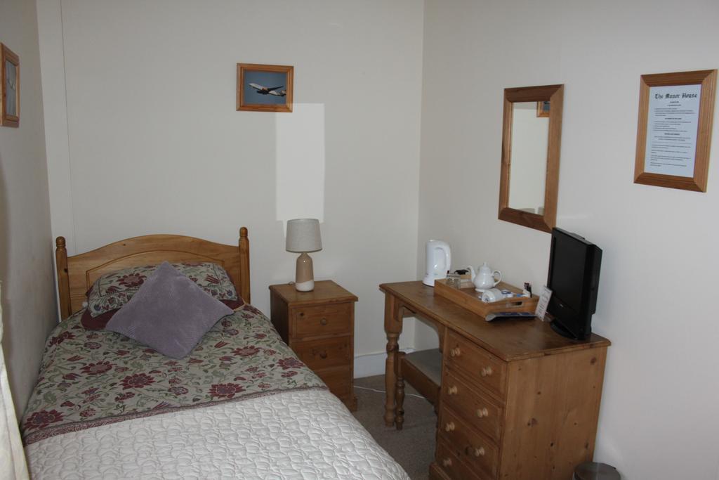 The Manor House Bed & Breakfast Crawley  Luaran gambar